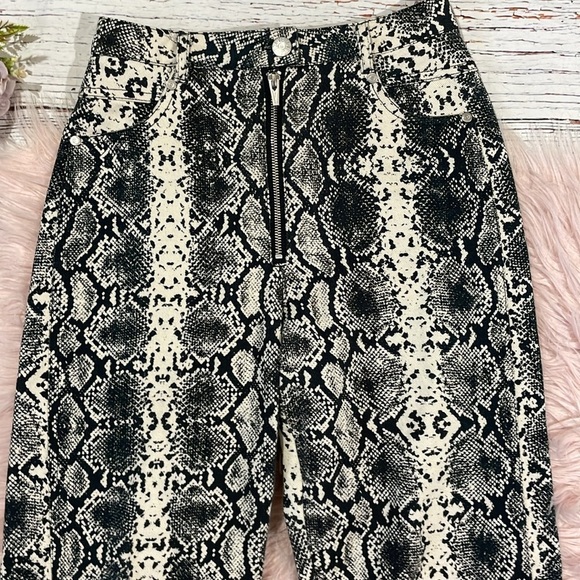 VEDA Snake Print High Rise Bootcut Pants in Black White - Picture 4 of 10